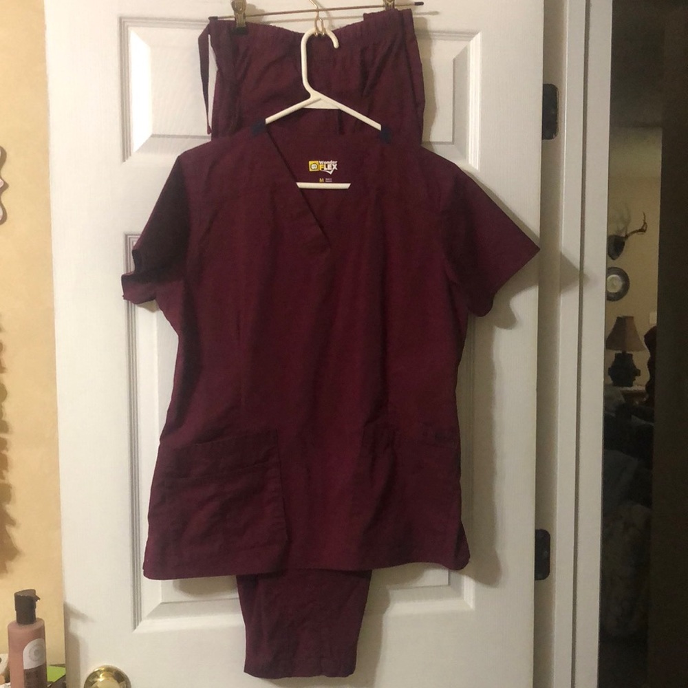 WonderWink brand. Line is wonderflex. Color maroon.